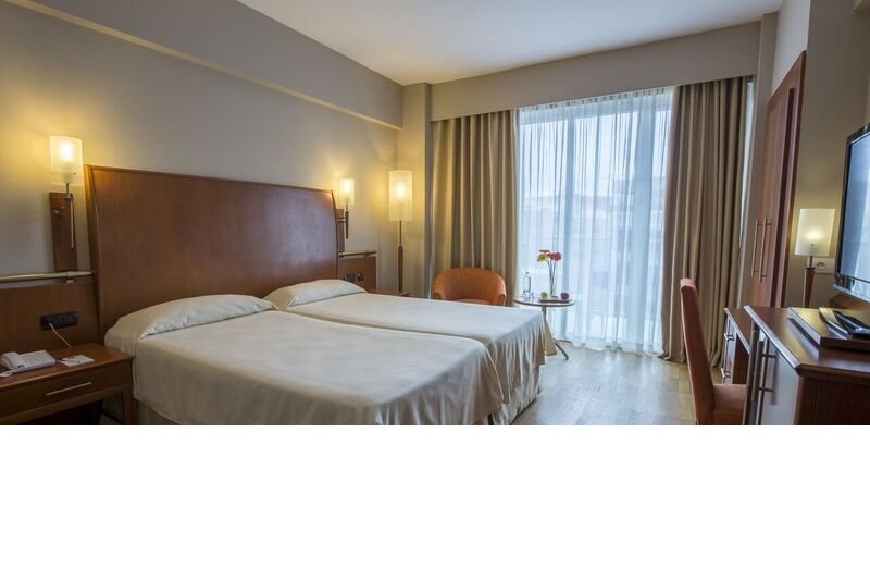 Фото Отель Bull Reina Isabel & Spa