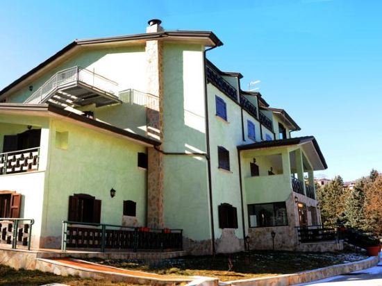 Фото отеля 2