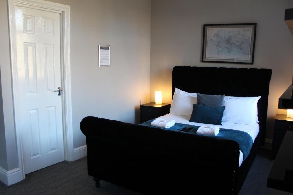 Фото The Mitre Hotel