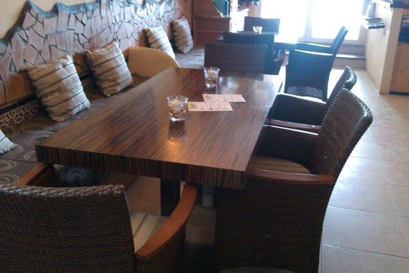 Фото Hotel Oasis