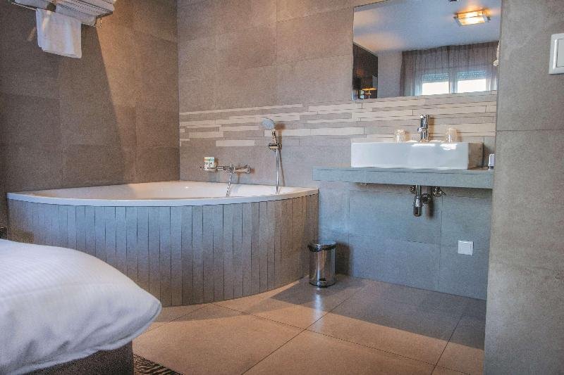 Фото Golden Tulip West-ende Helmond-eindhoven