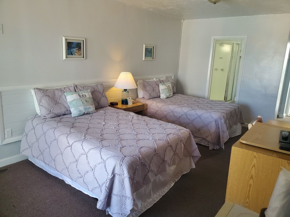 Фото Coastal Waters Inn