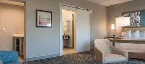 Гостиница Hampton Inn & Suites The Colony в Льюисвилле