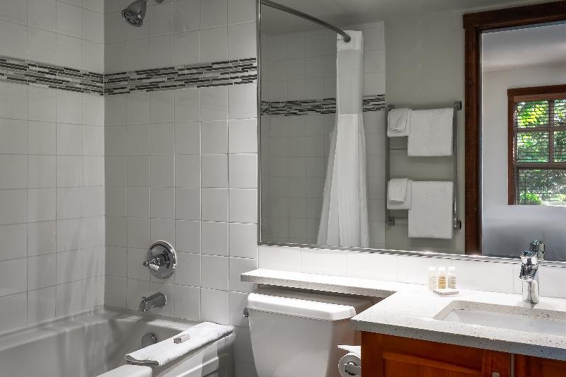 Фото Blackcomb Springs Suites by Clique