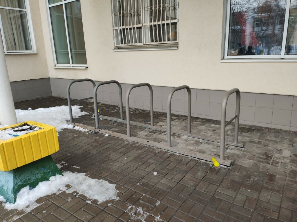 Bicycle parking Velosipednaya parkovka № 31013 Tsentr obrazovaniya № 1429, Moscow, photo