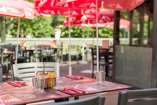 Гостиница Ibis Senlis в Санли