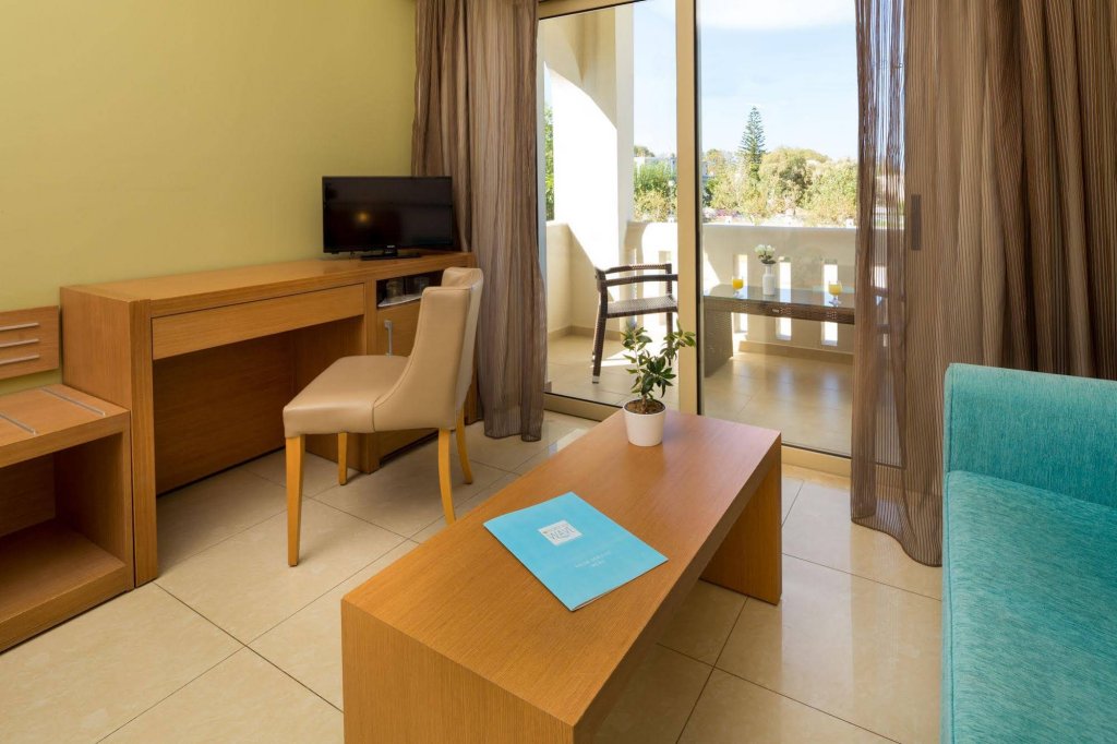 Фото Atlantica Amalthia Beach Hotel – Adults only