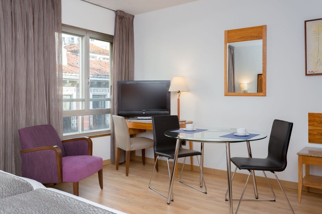 Фото Apartamentos Leganitos