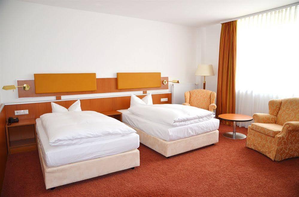 Фото La Strada Hotel