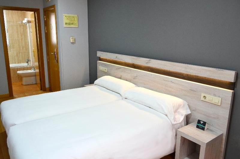 Фото Hotel Alda Centro Oviedo