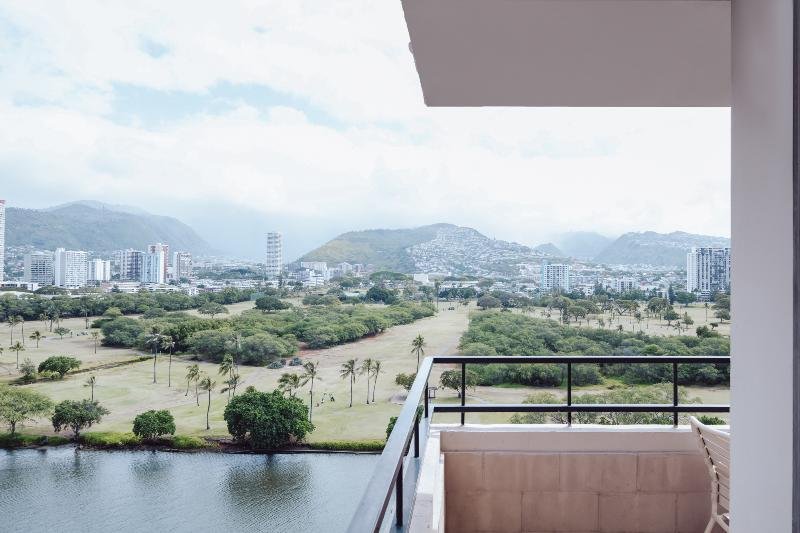 Фото Waikiki Sand Villa Hotel