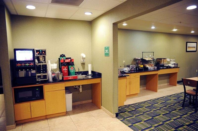 Фото Comfort Suites El Paso Airport