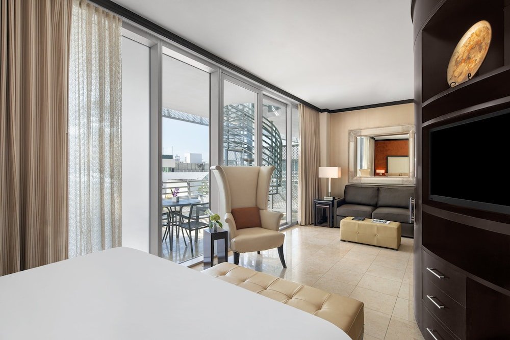 Фото Crowne Plaza South Beach - Z Ocean Hotel