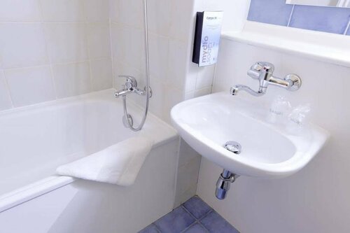 Гостиница Kyriad Issoudun в Исудёне