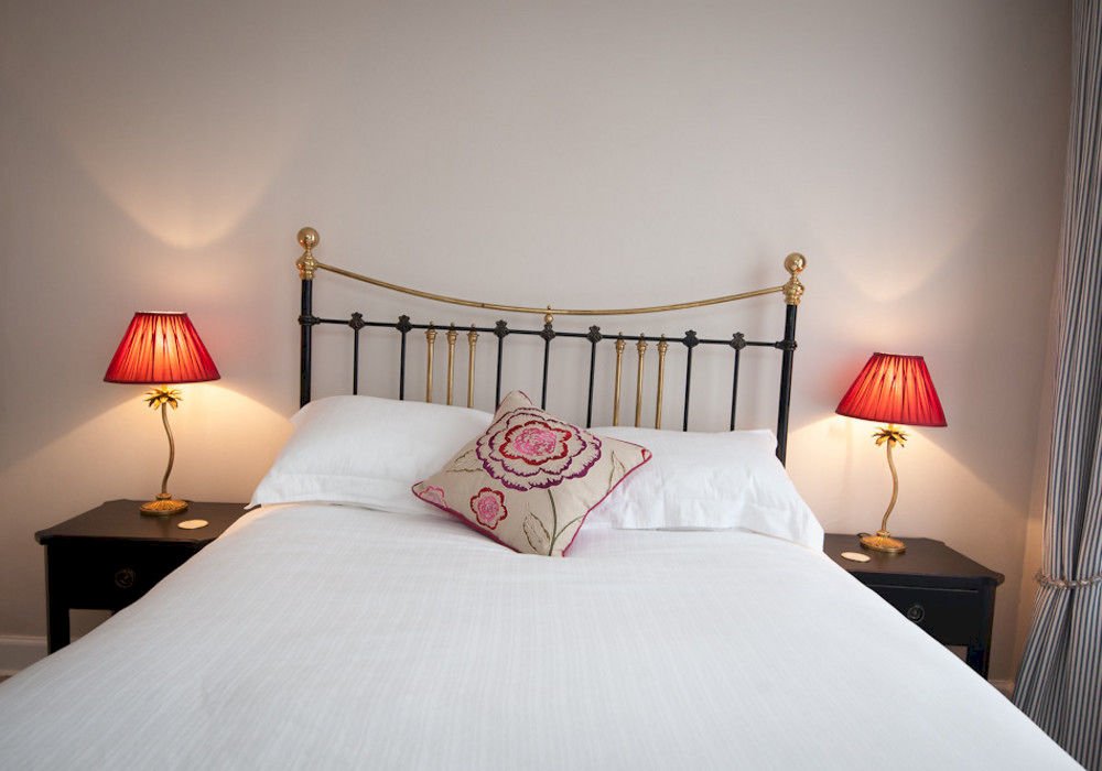 Фото Bright Apartment Close to City Centre