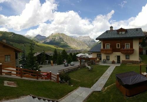 Внешний вид отеля Hotel Del Bosco в Ливиньо, фото 3