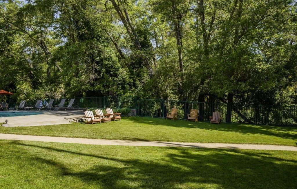 Фото The Jack London Lodge