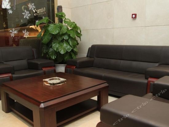 Фото Chengdu Jinlong Hotel