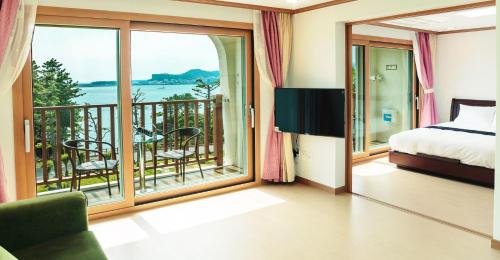 Фото The Bay Jeju Resort