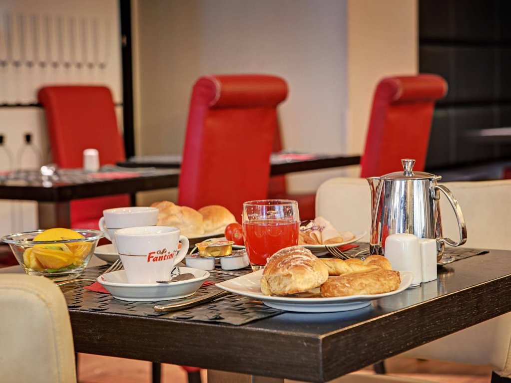 Фото Dharma Luxury Hotel