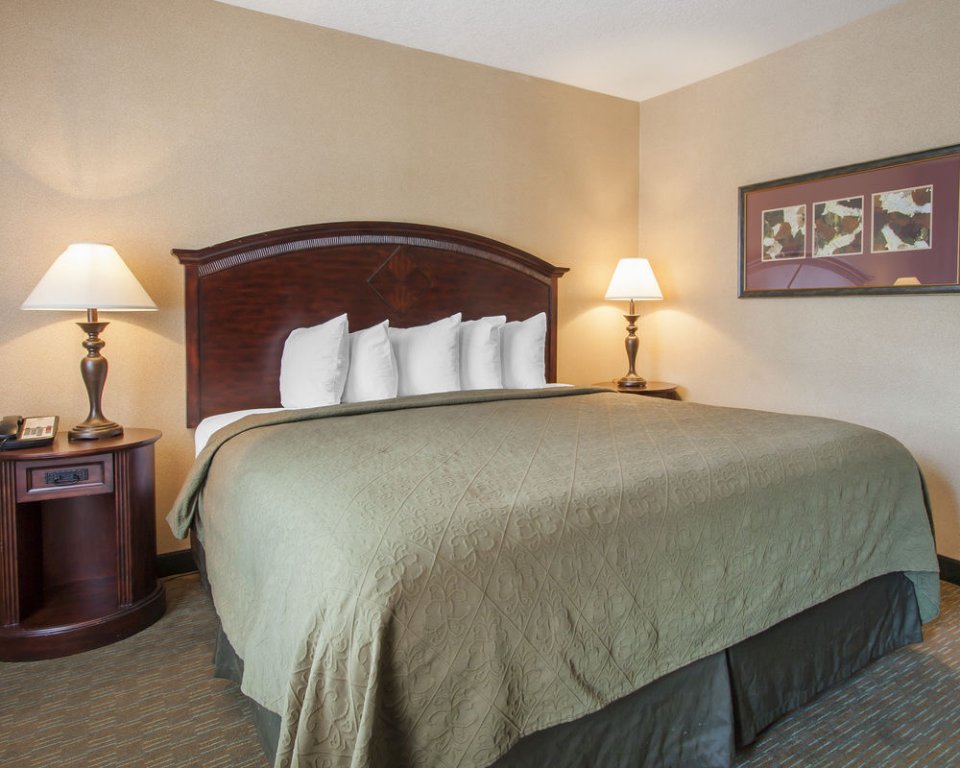 Фото Quality Inn & Suites Airport