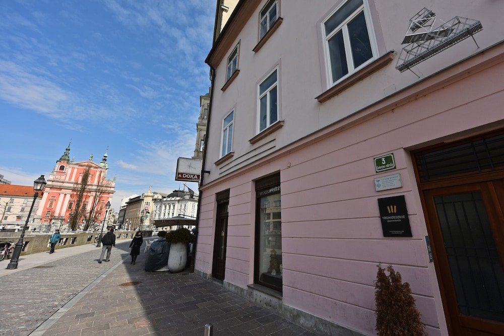 Фото Tromostovje apartments