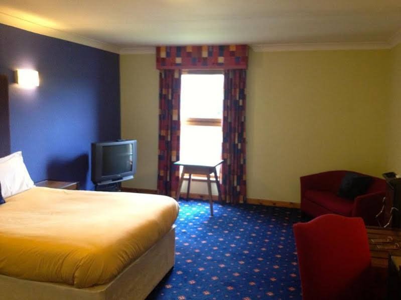 Фото Castlecary House Hotel