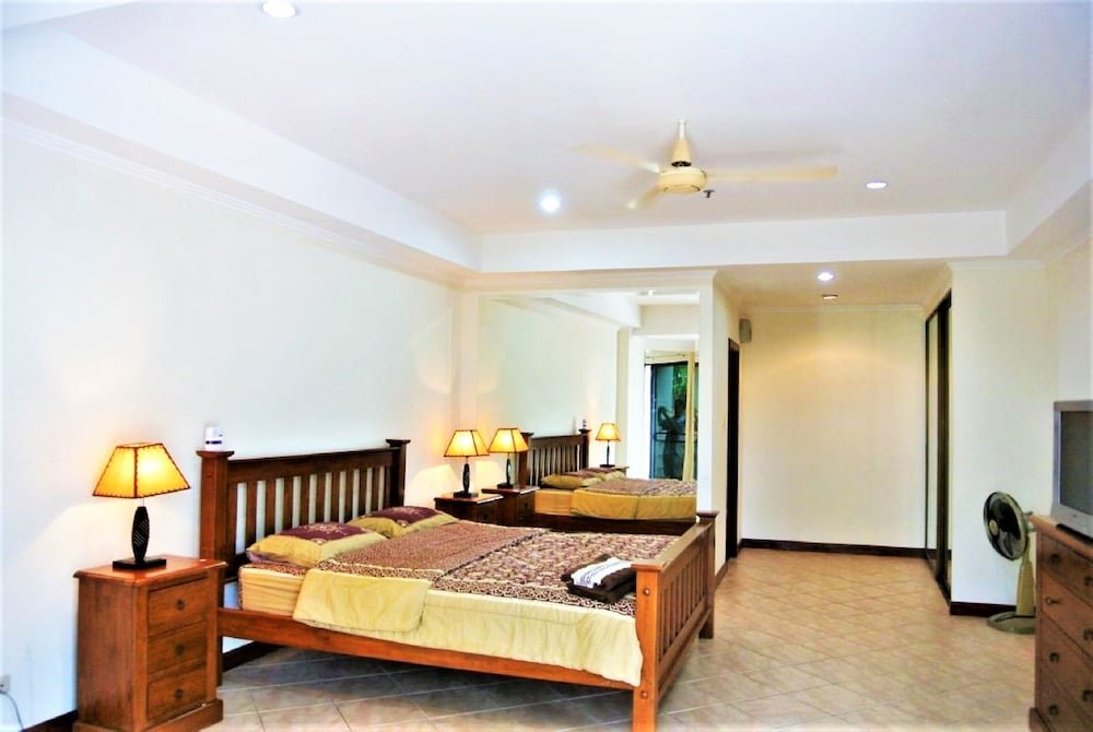Фото Spacious 1 Bedroom at View Talay 2 Pattaya