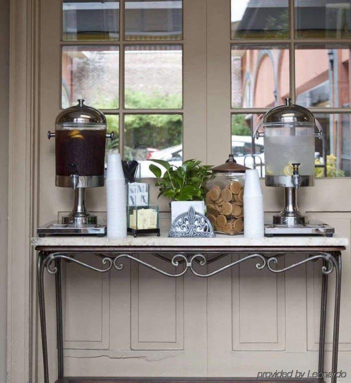 Фото Dauphine Orleans Hotel