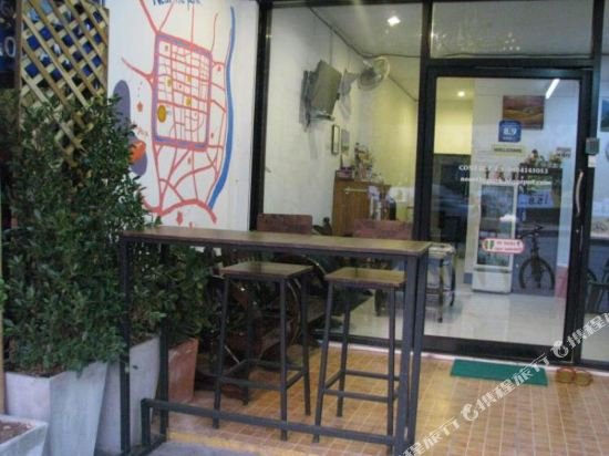 Фото Near The Park Backpack House