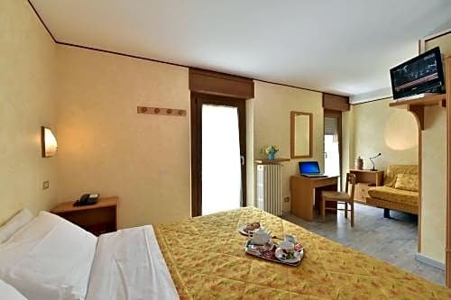 Фото Hotel Bijou