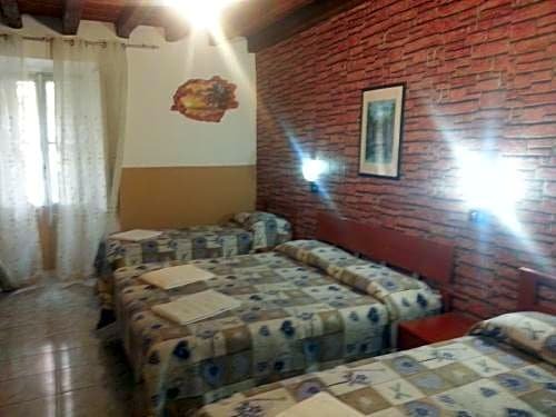 Фото Roxena House