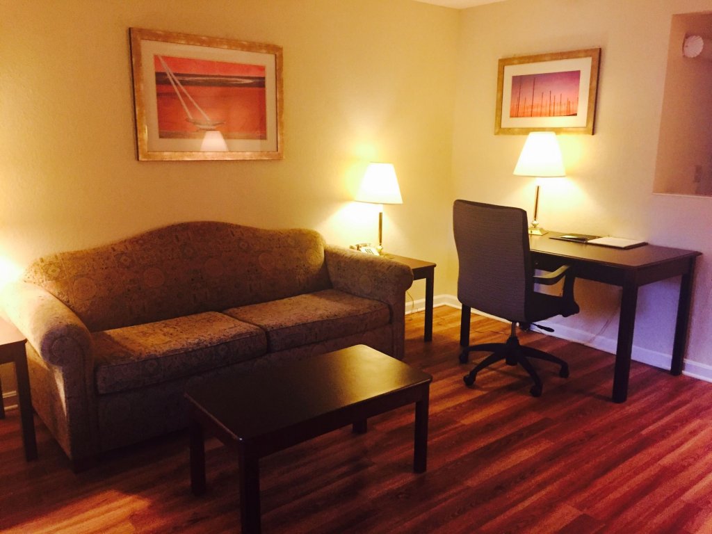 Фото Atlantic Beach Hotel Newport