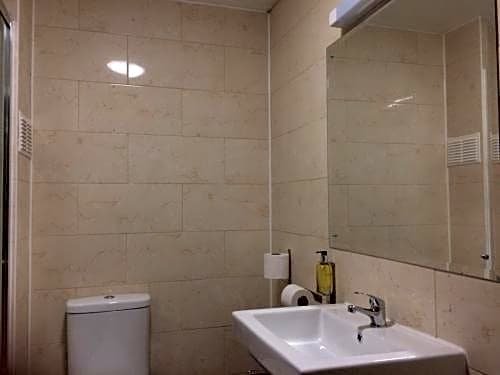 Фото Crosshill House