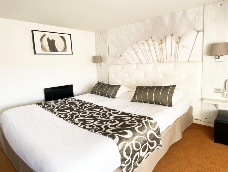 Фото Hôtel des Lacs