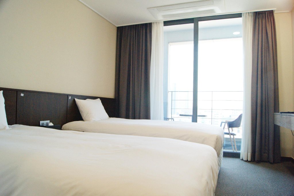 Фото Incheon Rivieraverium Hotel