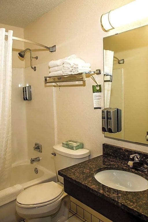 Фото Americas Best Value Inn and Suites Detroit Lakes