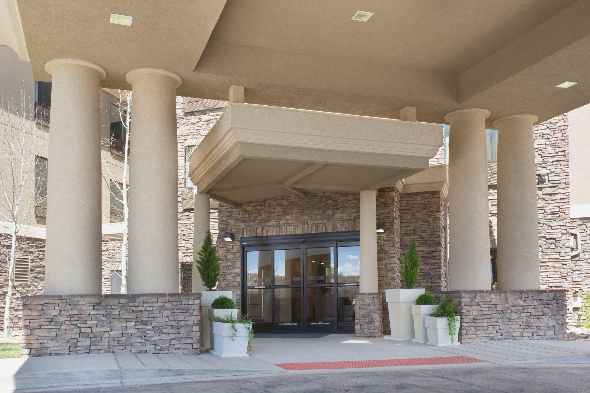Фото Holiday Inn Express and Suites Los Alamos Entrada Park