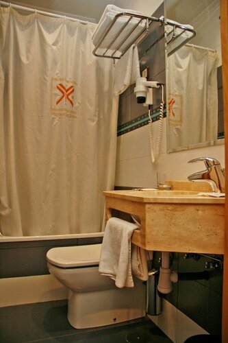 Хостел Hostal Victoria II в Провинции Мадрид