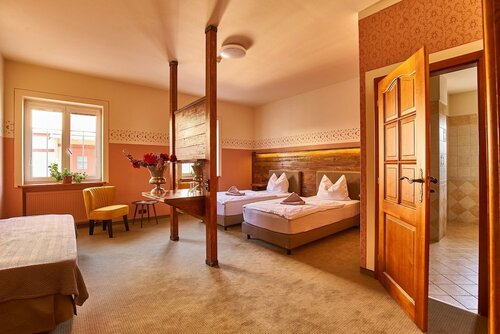 Гостиница Hotel U Šimla в Карловых Варах
