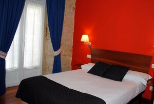 Pension Aida (Comunidad Autónoma del País Vasco, Guipúzcoa, Donostia - San Sebastián, Calle Iztueta, 9), hotel