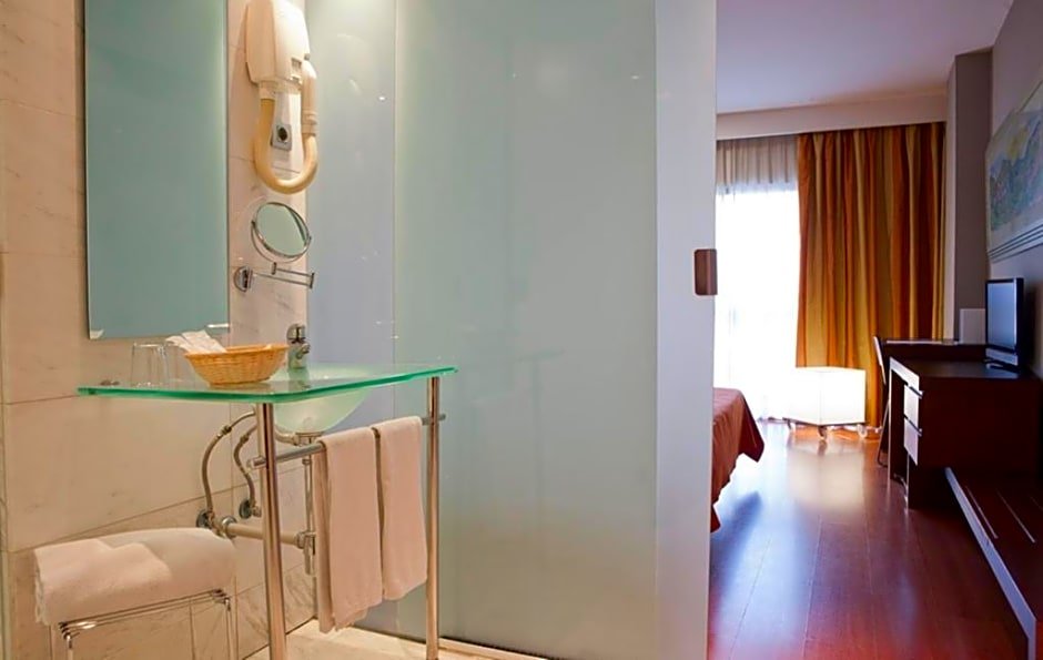 Фото Eurohotel Barcelona Gran VIA Fira