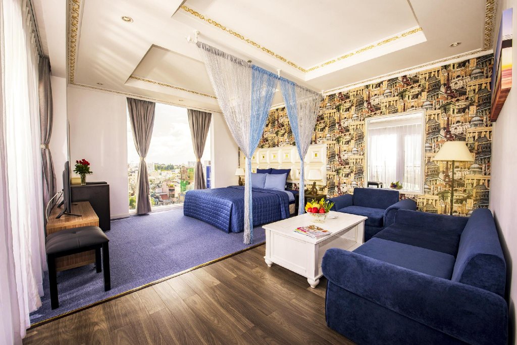 Фото Golden Crown Hotel