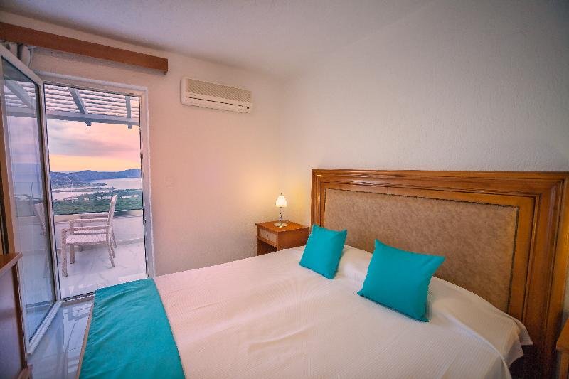 Фото Elounda Theo Villa