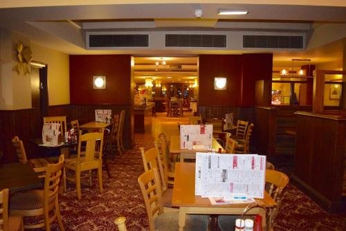 Фото The Golden Acorn Wetherspoon