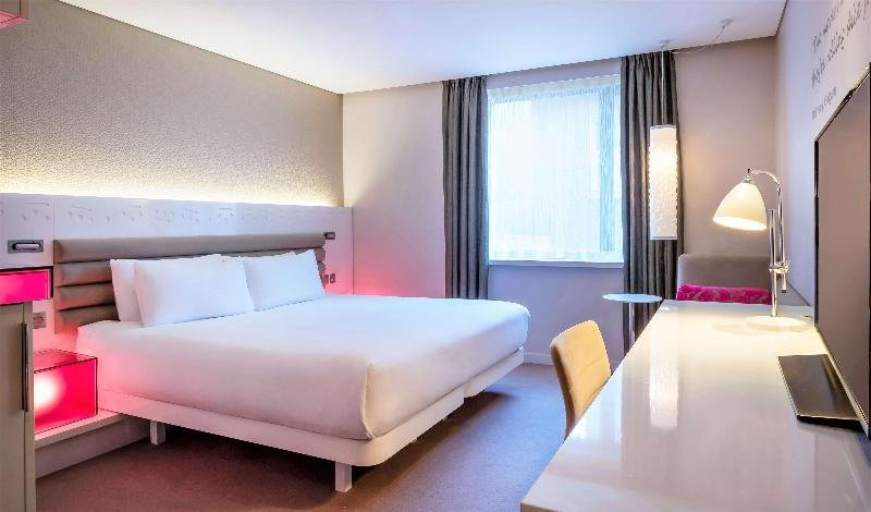 Фото The Morrison Dublin, Curio Collection by Hilton