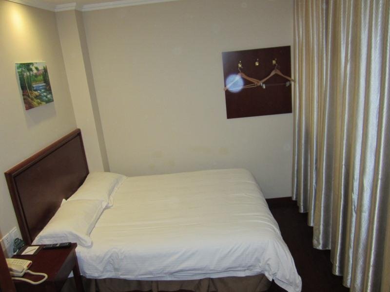 Фото GreenTree Inn Qingdao Jiaozhou Fuzhou South Road Datong Building Express Hotel