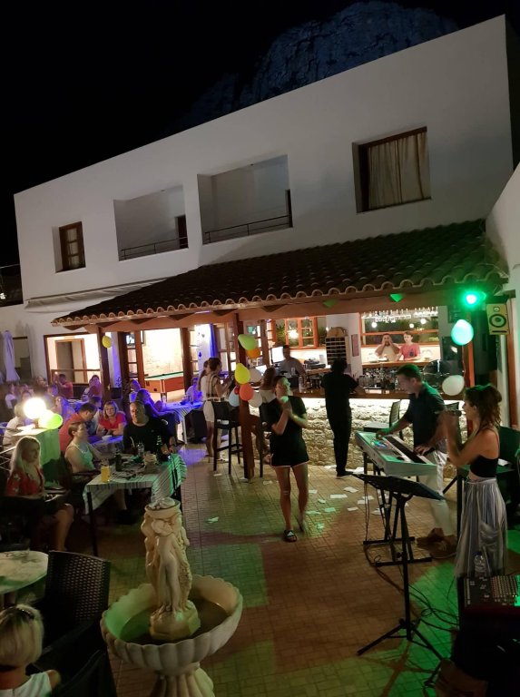 Фото Amazones Sun Studios