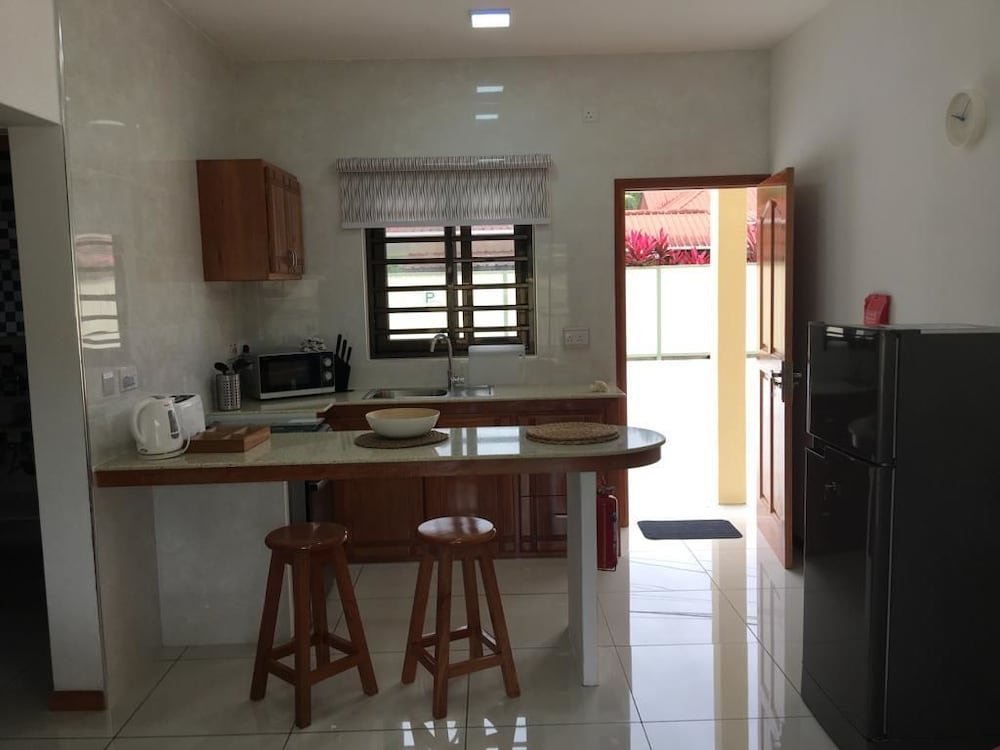 Фото Creole Breeze Self Catering Apartments