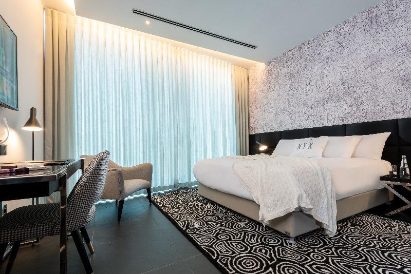 Фото Nyx Herzliya